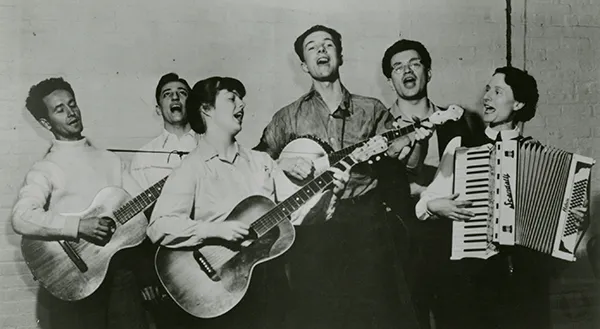 From left: Woody, Millard Lampell, Bess Lomax, Pete Seeger, Arthur Stern, and Sis Cunningham. The Almanac Singers in 1941.